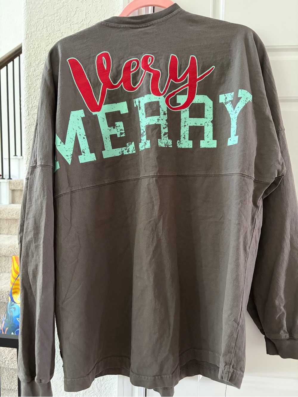 Brown 'Very Merry' Graphic Sweatshirt - Casual Women's Pullover